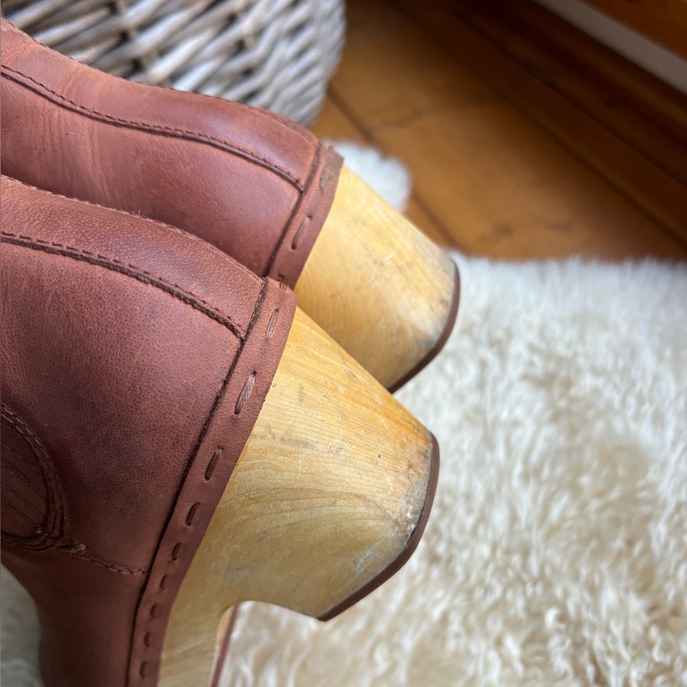 Women's Brown Leather Clog Ankle Boots - Picture 7 of 11